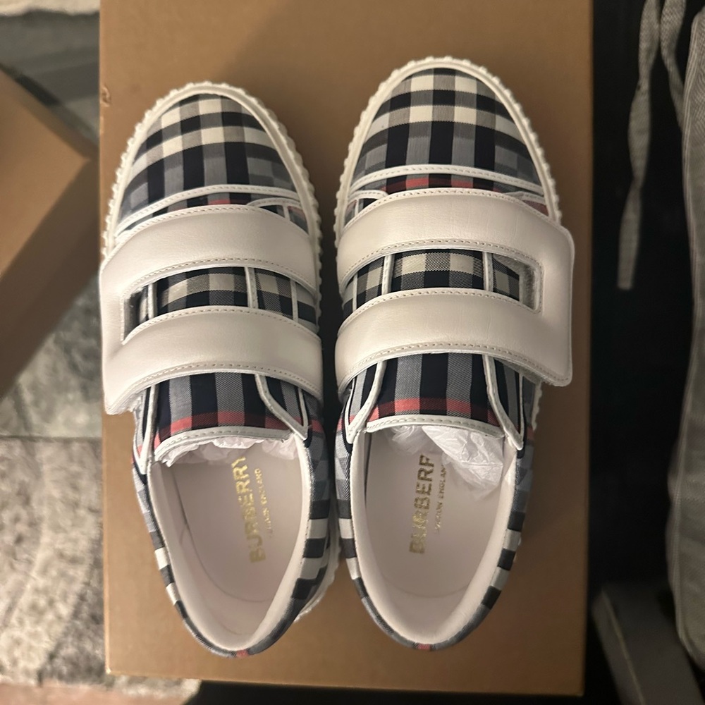 kids burberry sneakers